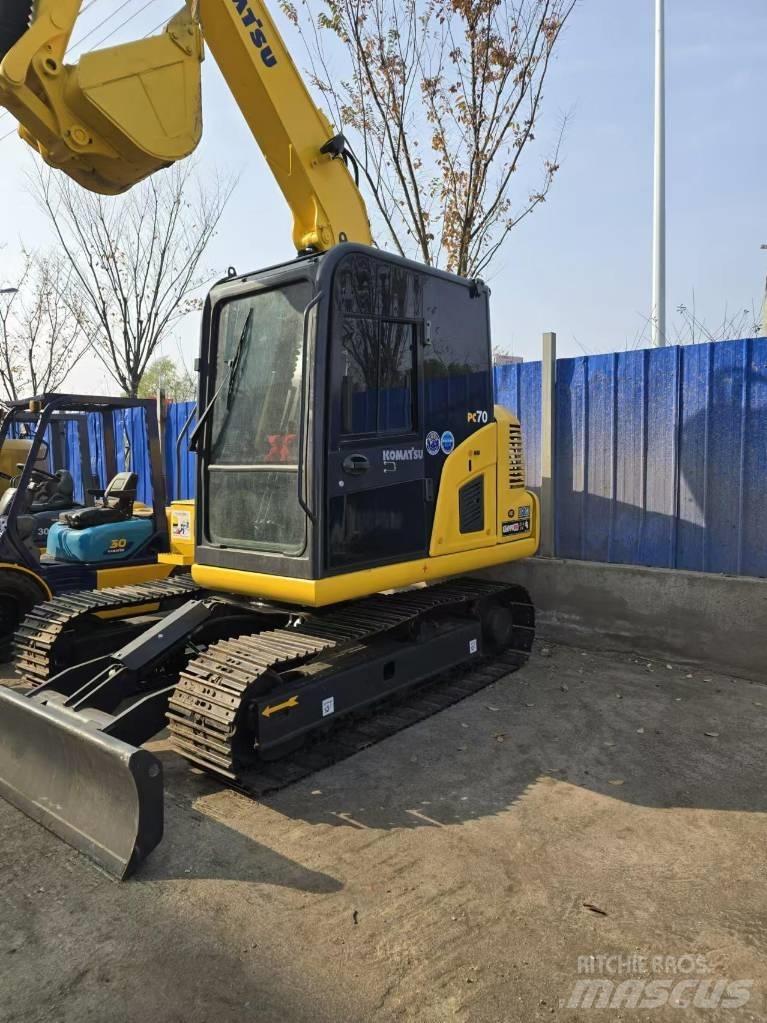 Komatsu PC 70 小型挖掘机