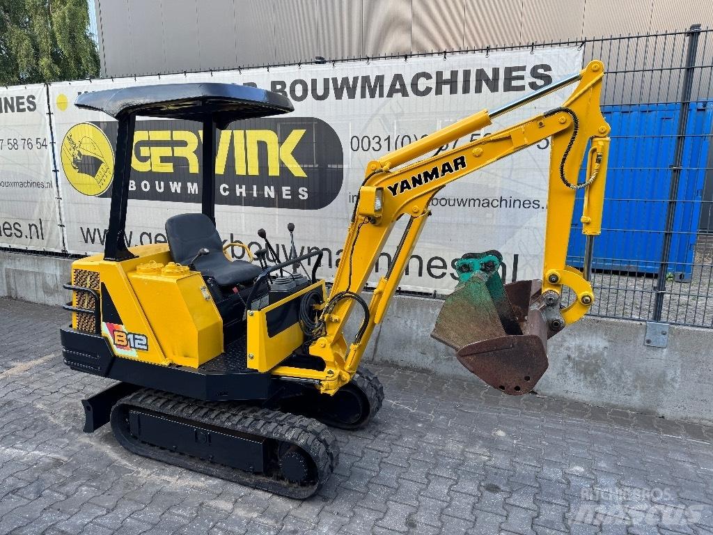 Yanmar B12 小型挖掘机