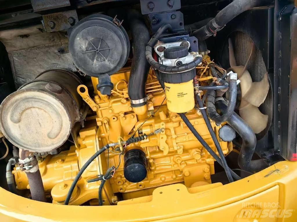 CAT 304 小型挖掘机