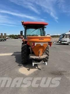Kubota L2-452 小型拖拉机