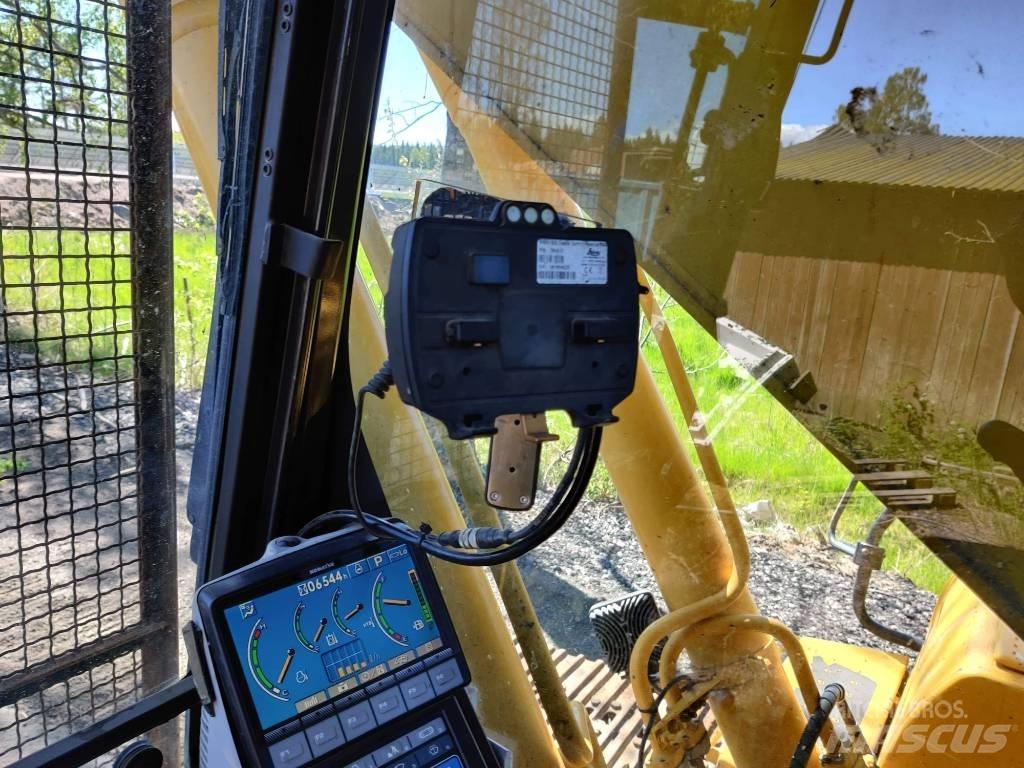 Komatsu HB215LC-1 履带挖掘机
