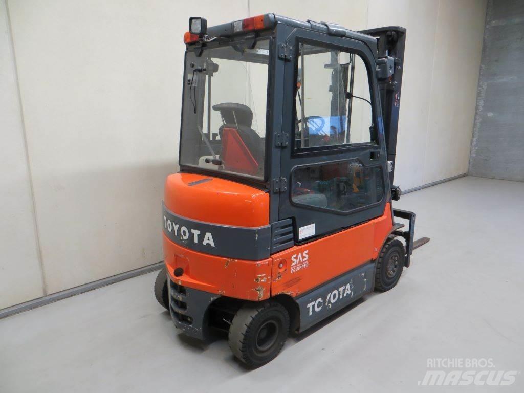 Toyota 7FBMF20 电动叉车