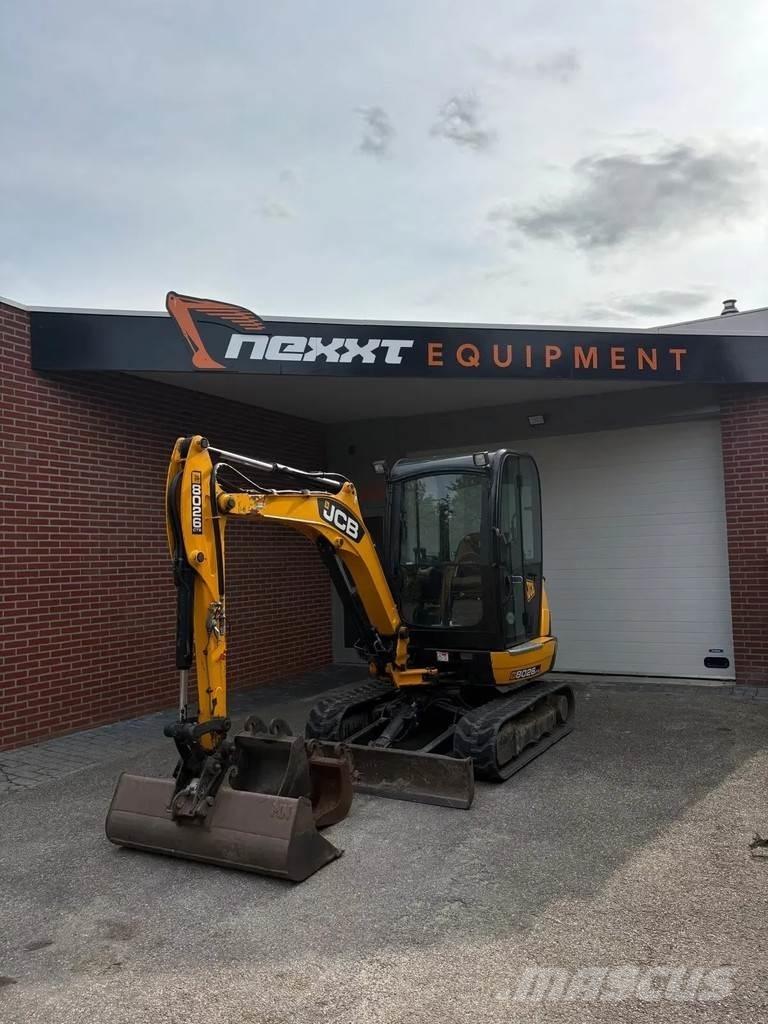 JCB 8026 CTS 小型挖掘机