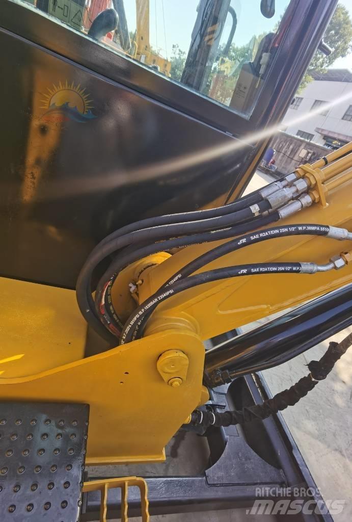 CAT 305.5 E 小型挖掘机