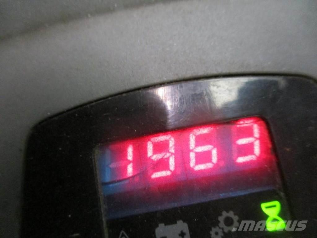 Toyota LPE 200 电动搬运车