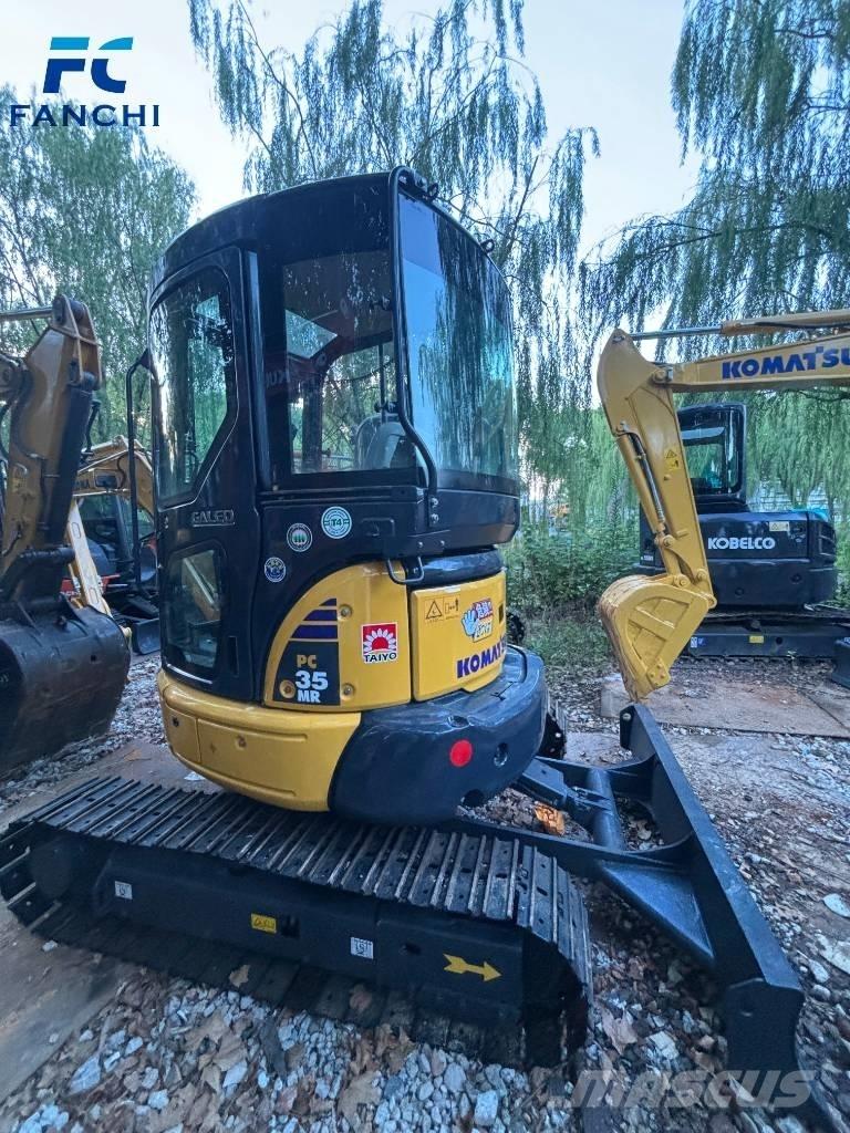 Komatsu PC 35 小型挖掘机