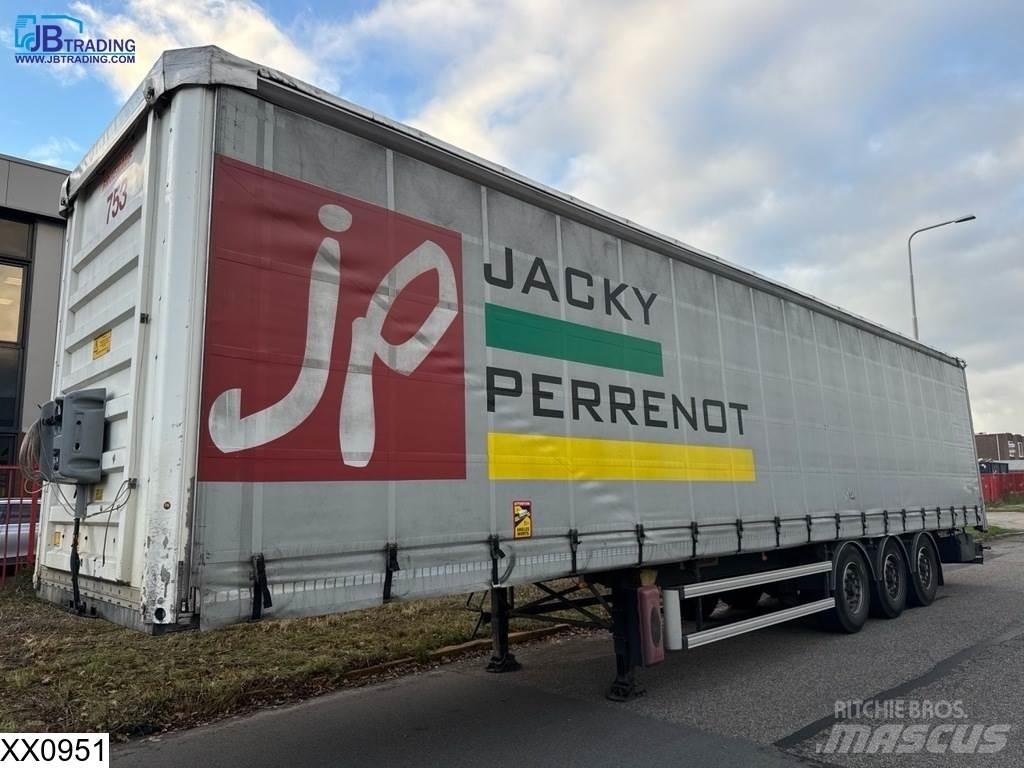 Fruehauf Tautliner 侧帘半挂车