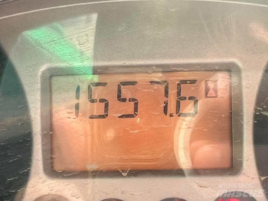 Bobcat S630 滑移装载机