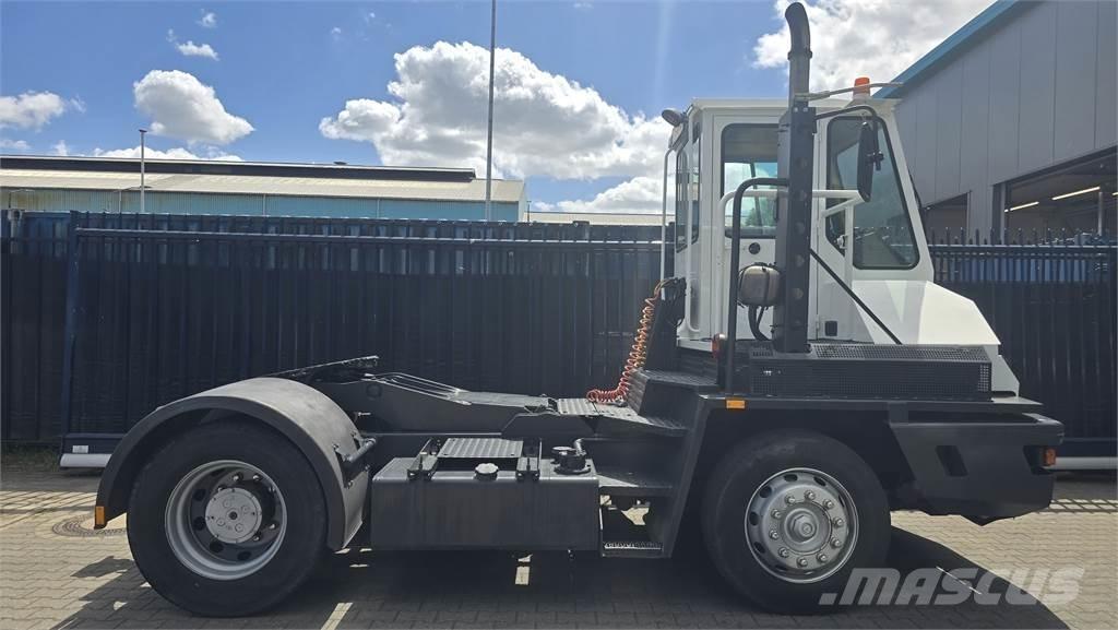 Terberg YT220 码头牵引车