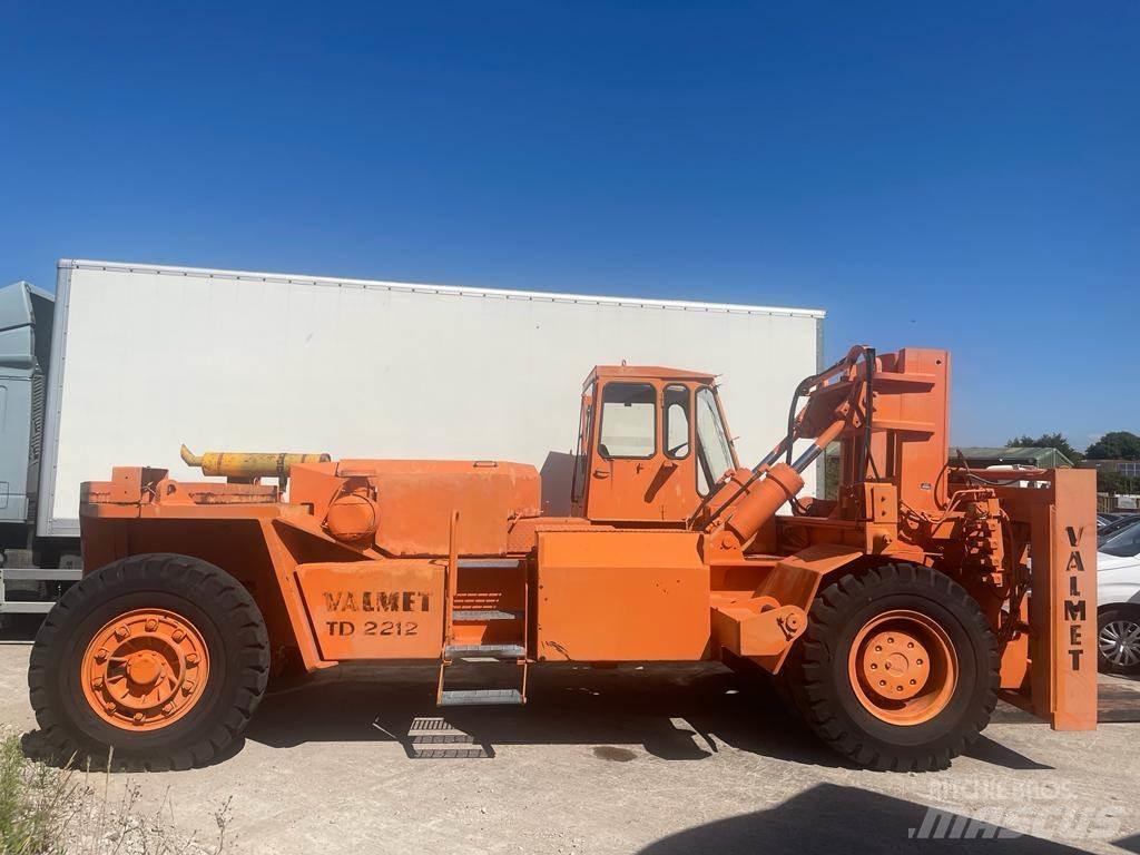 Valmet TD2212 柴油叉车