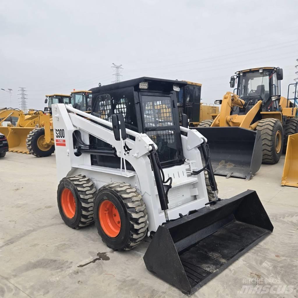 Bobcat S 300 滑移装载机