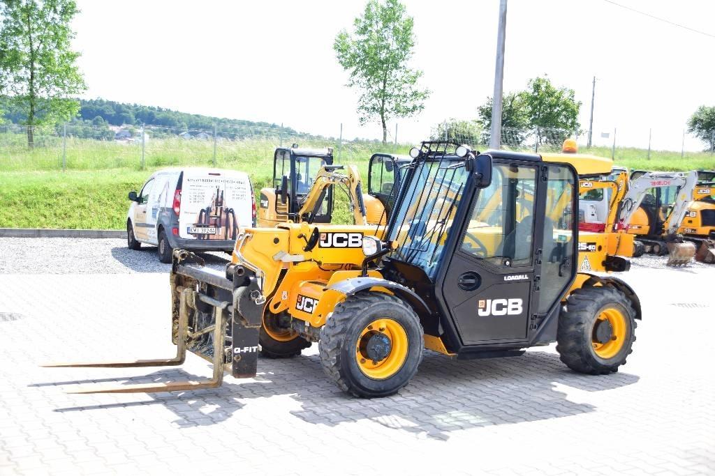 JCB 525-60 HiVIZ 伸缩臂叉装车|叉装车