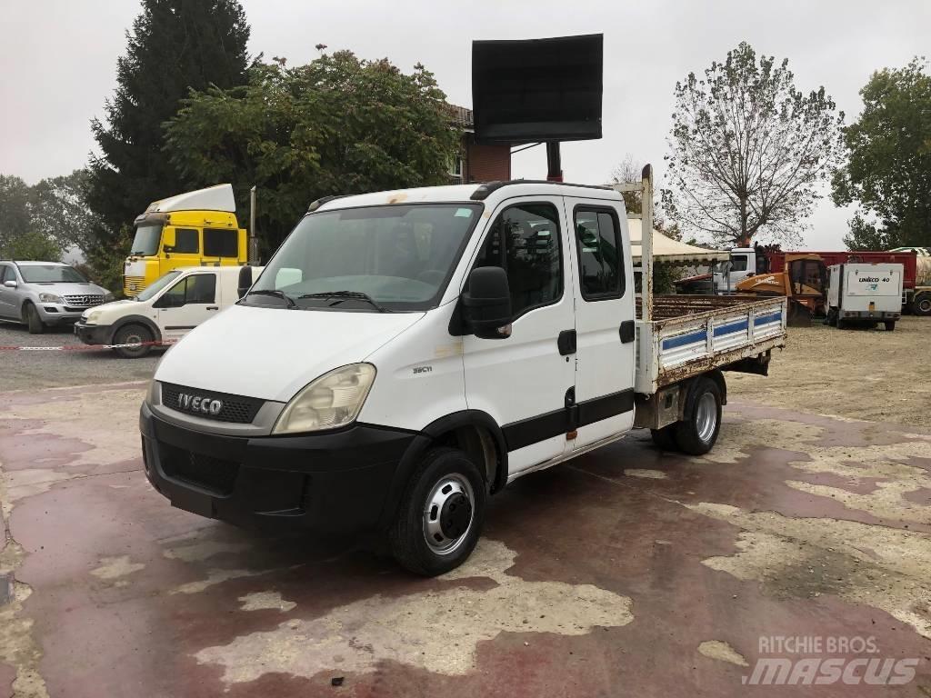 Iveco Daily 35-110 厢式货车