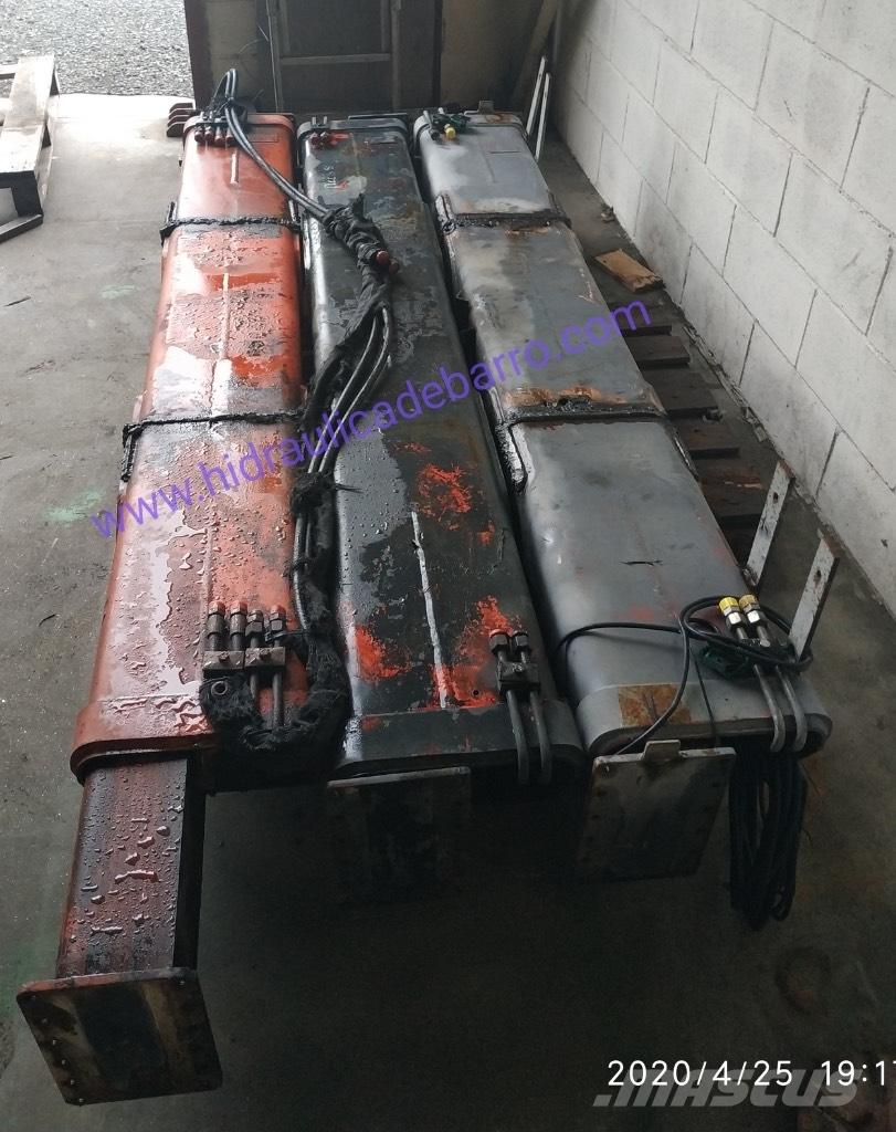 Palfinger BS 877 随车折臂吊