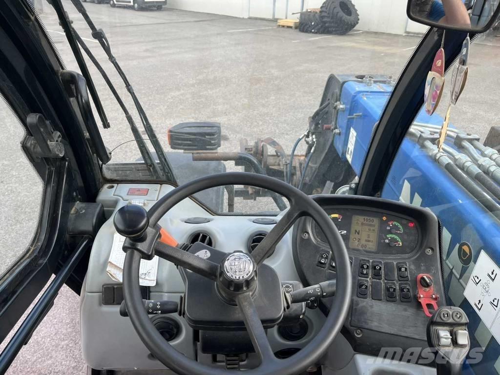 New Holland LM7.35 电动叉车