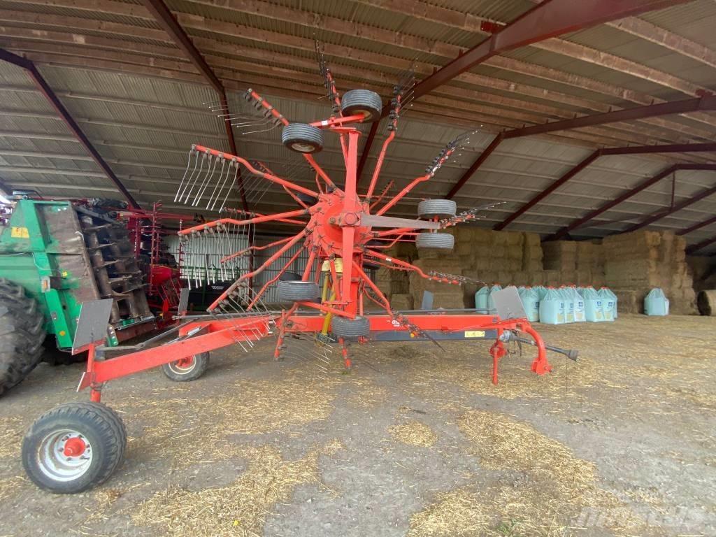 Kuhn GA 8121 料堆整形机