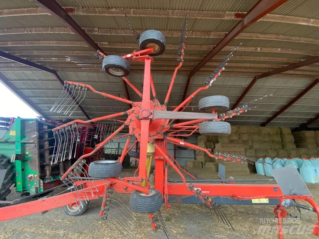 Kuhn GA 8121 料堆整形机