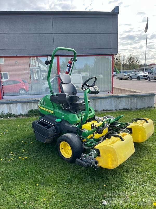 John Deere 2750 E 果岭剪草机