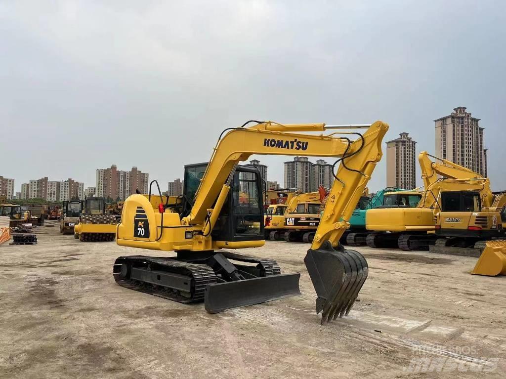 Komatsu PC 70-8 小型挖掘机