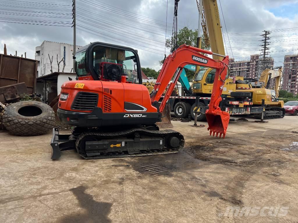 Doosan DX60 履带挖掘机