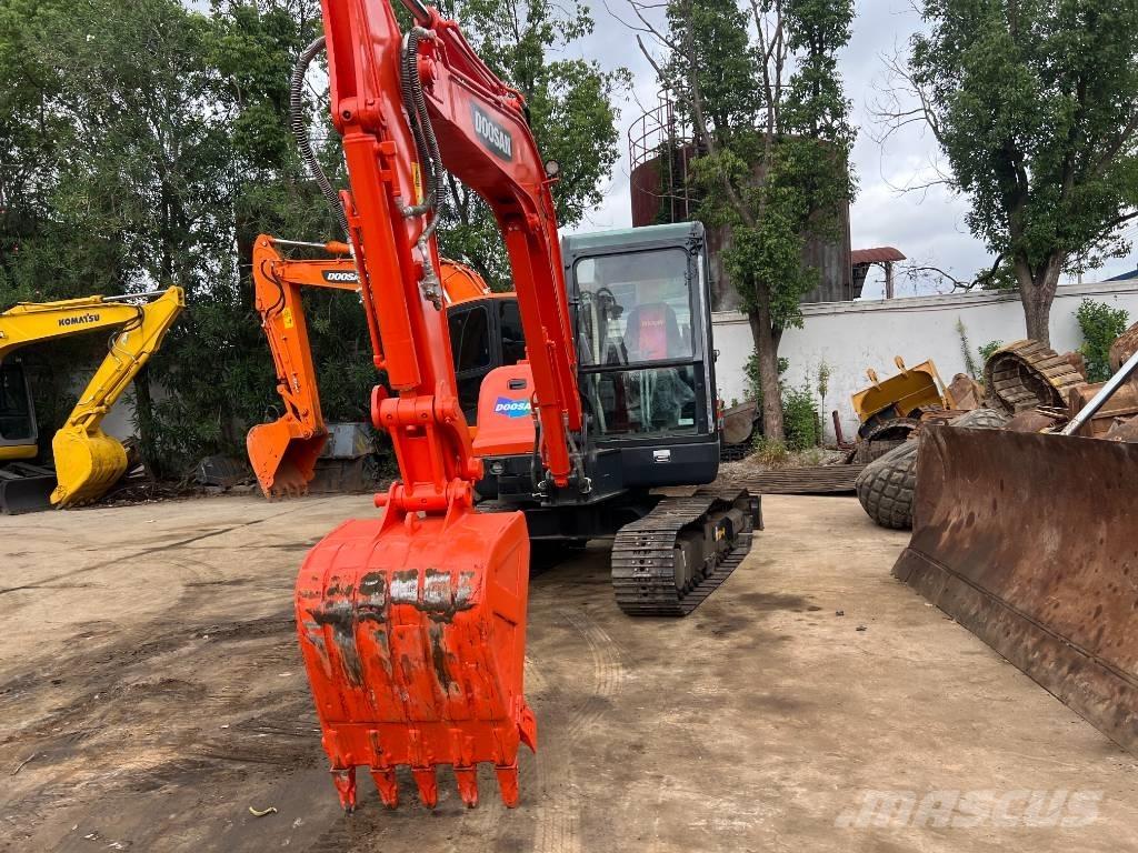 Doosan DX60 履带挖掘机