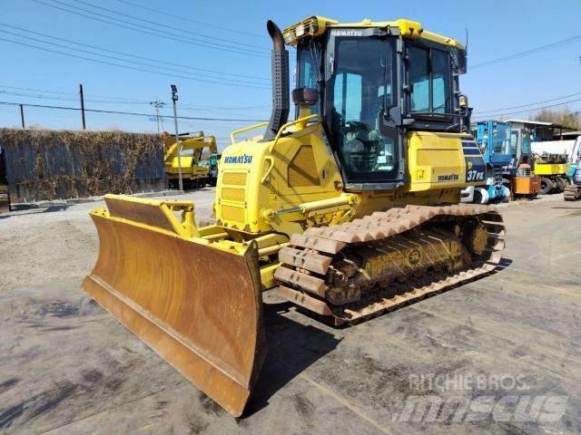 Komatsu D37PX-23 履带式推土机
