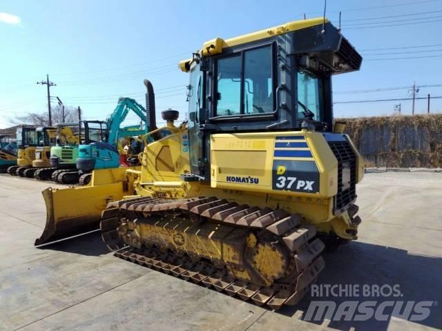 Komatsu D37PX-23 履带式推土机