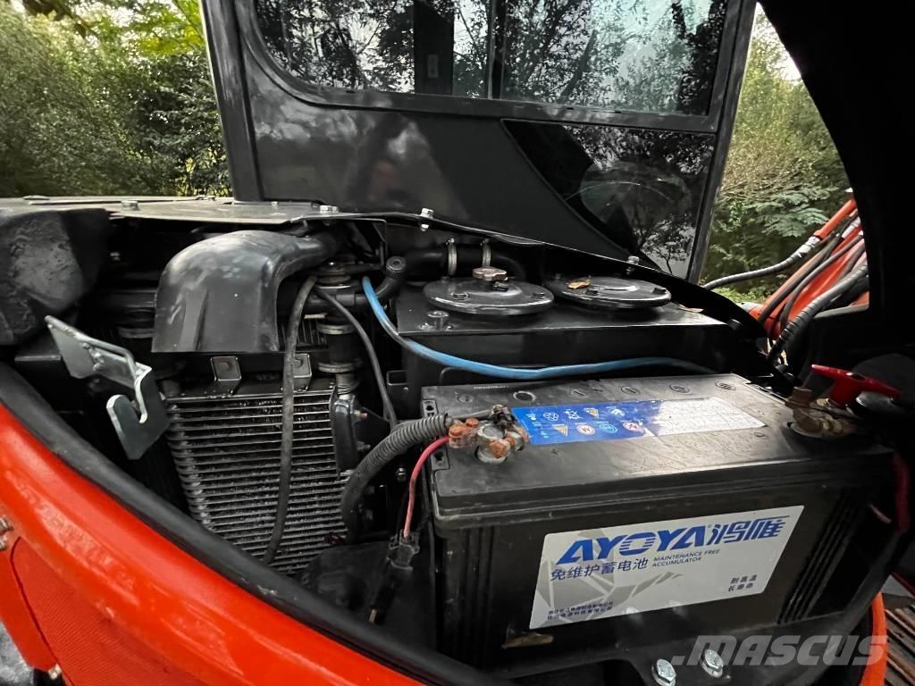 Hitachi ZX 50 U 小型挖掘机