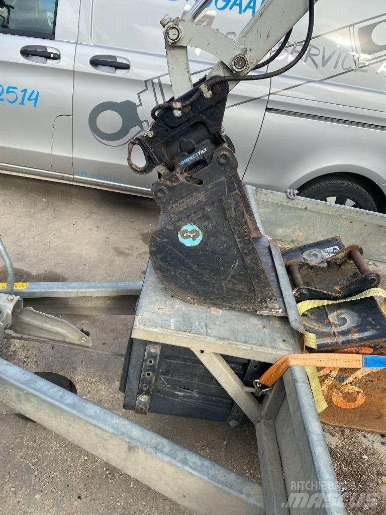 Takeuchi TB 210 小型挖掘机