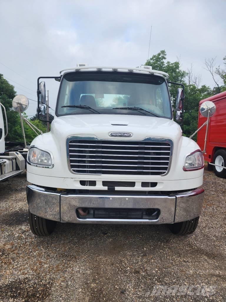Freightliner M2 牵引车