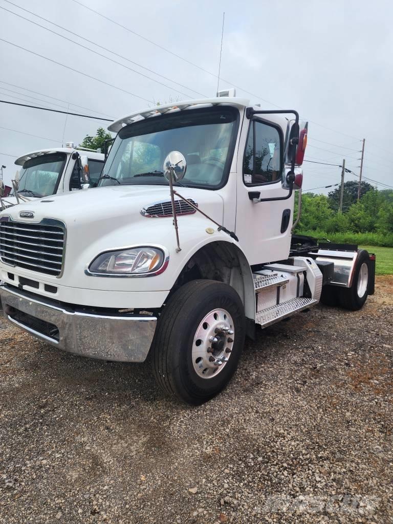 Freightliner M2 牵引车