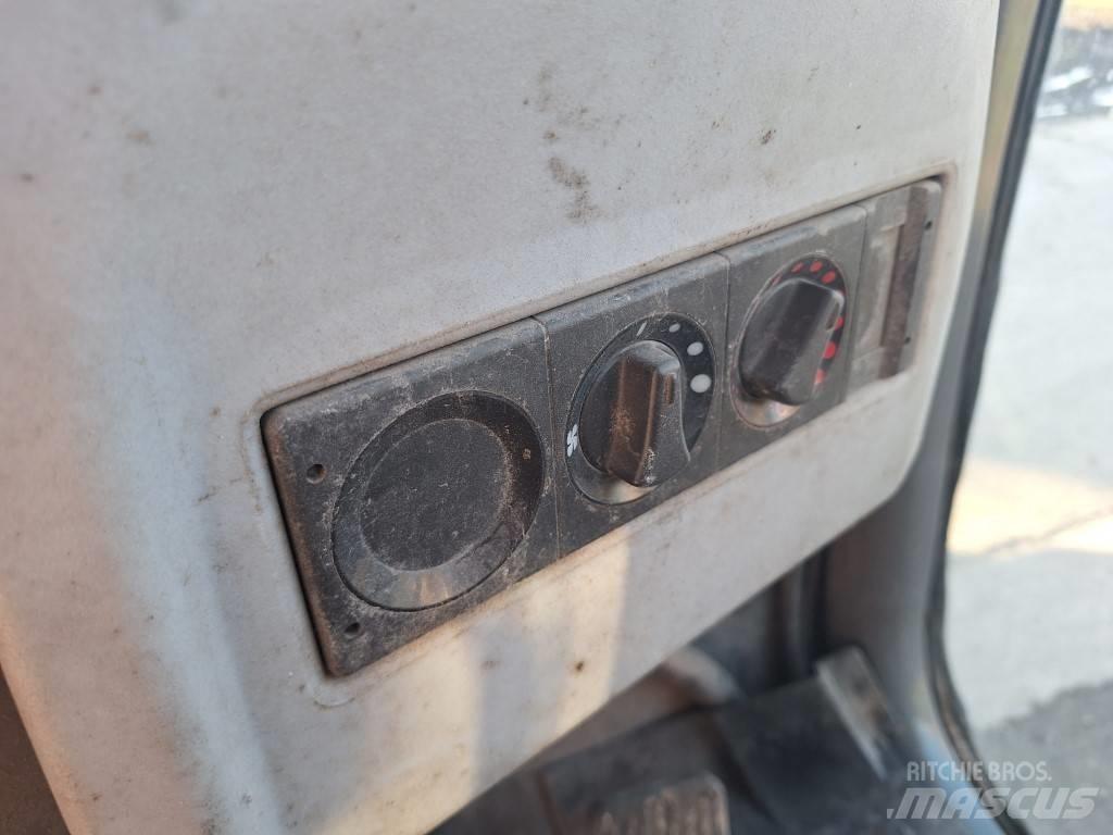 Hitachi ZW 75 轮式装载机
