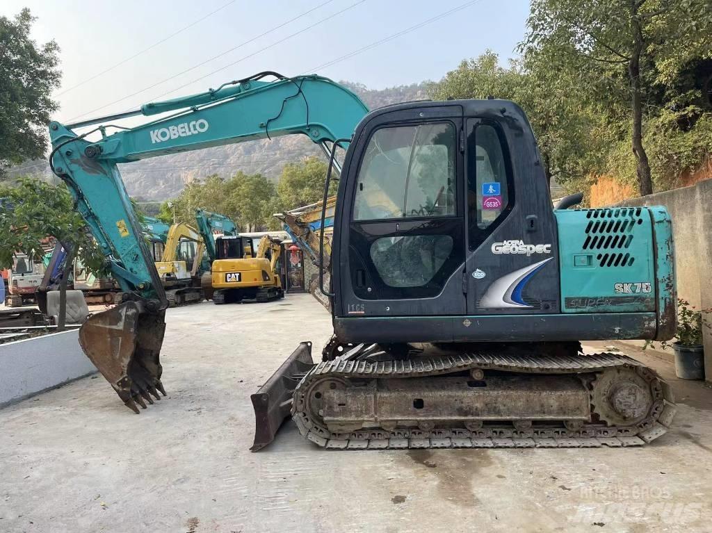 Kobelco SK 75 履带挖掘机