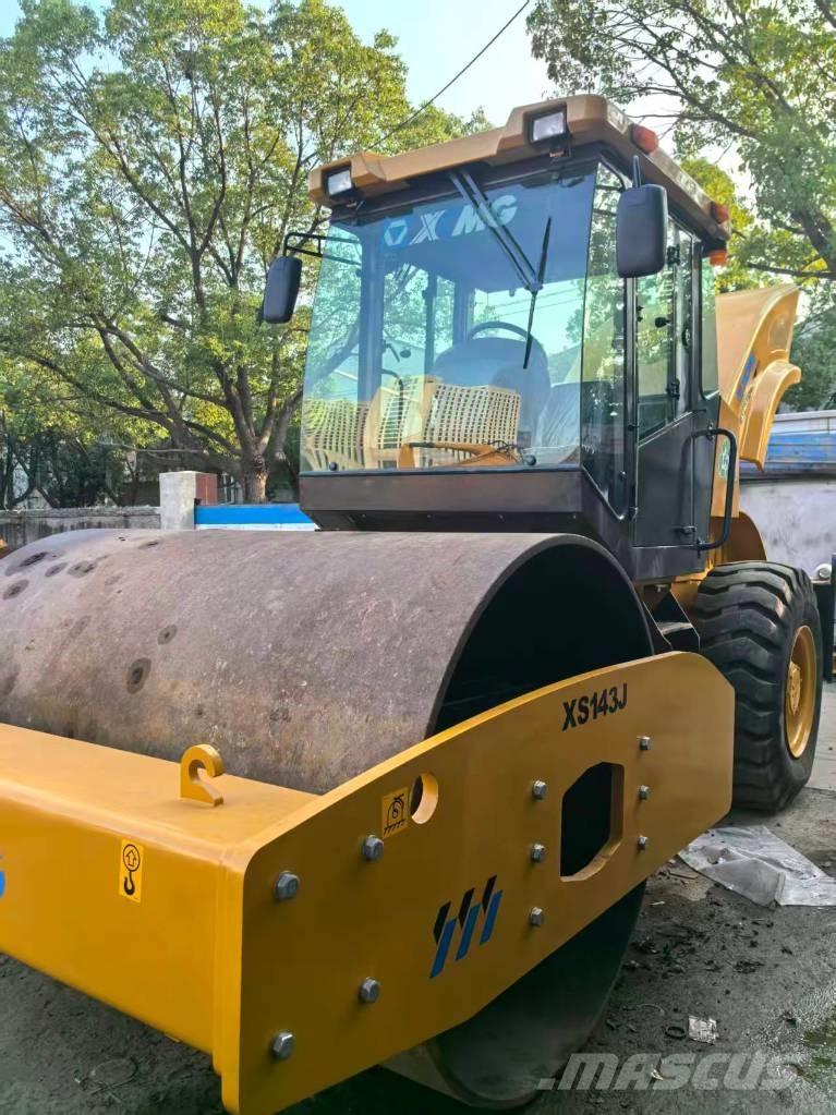 XCMG XS142J 单轮压路机