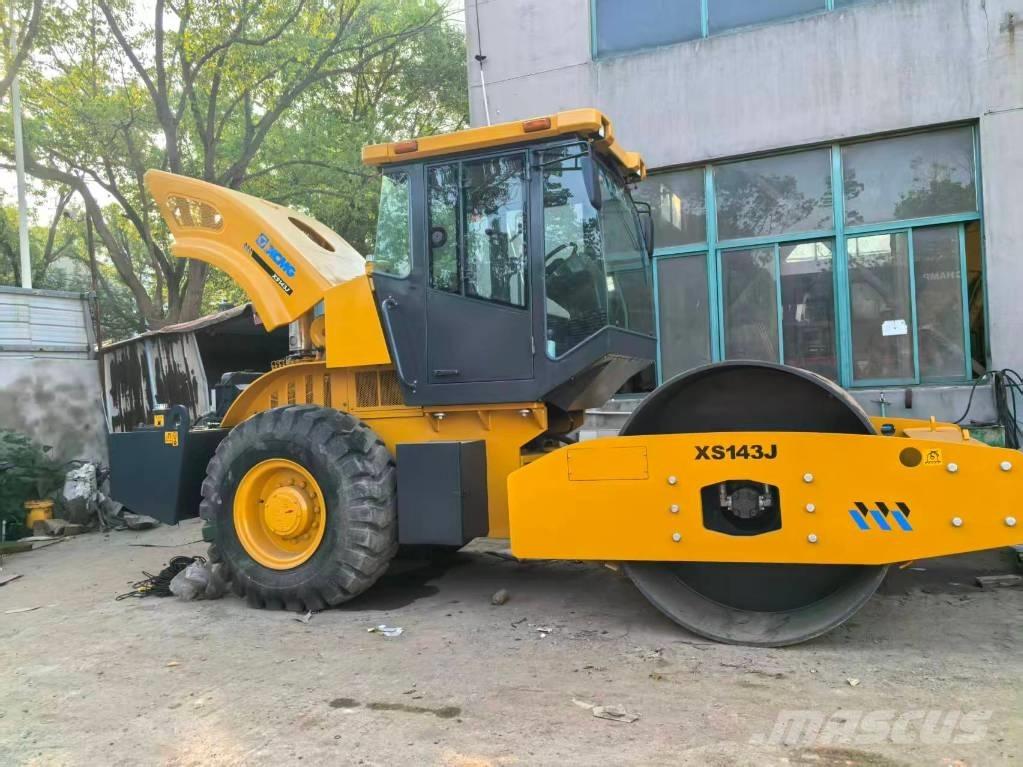 XCMG XS142J 单轮压路机