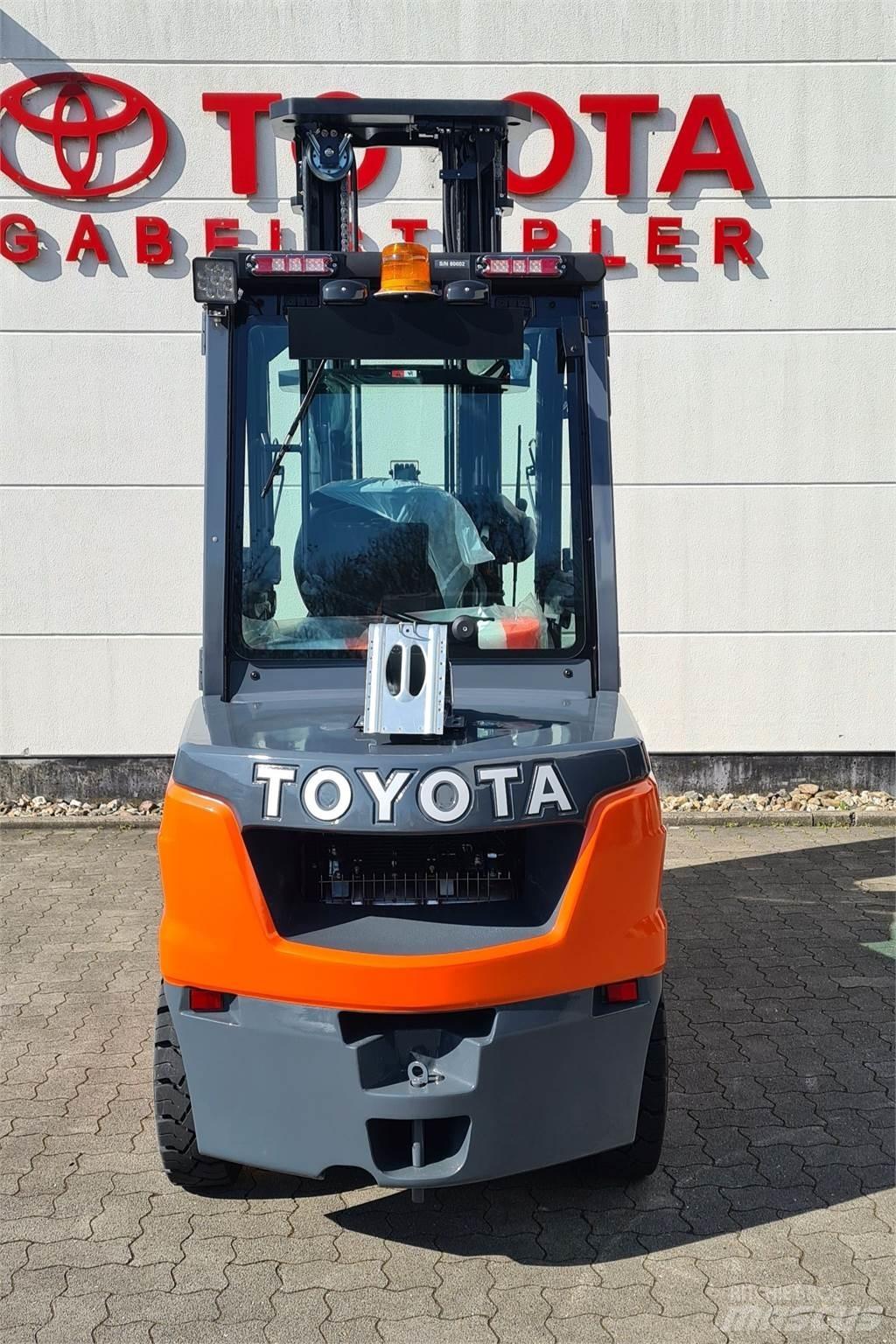 Toyota 52-8FDJF35 柴油叉车