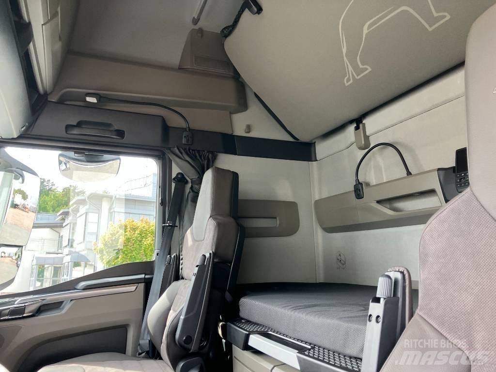 MAN TGX 26.510 厢式货车