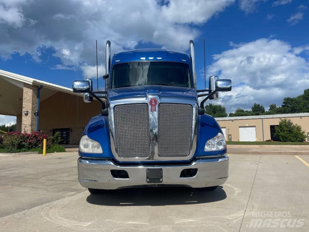 Kenworth T 680 牵引车