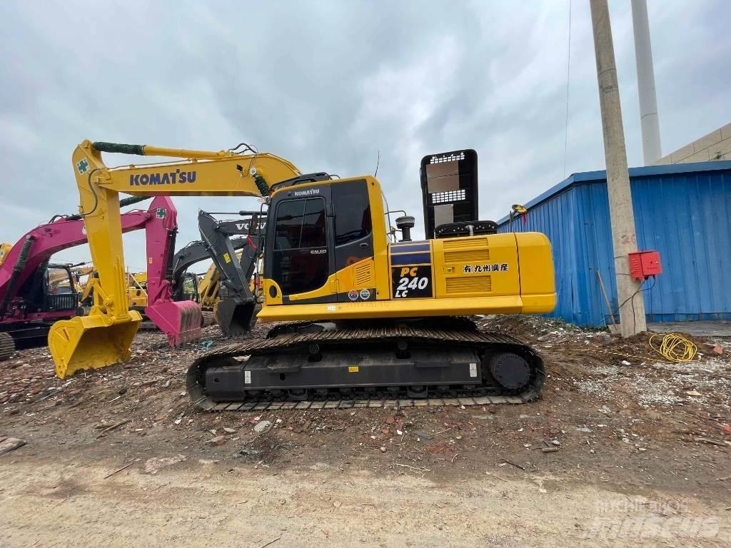 Komatsu PC 240 履带挖掘机
