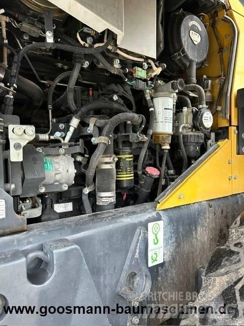 Komatsu WA 320-8 轮式装载机