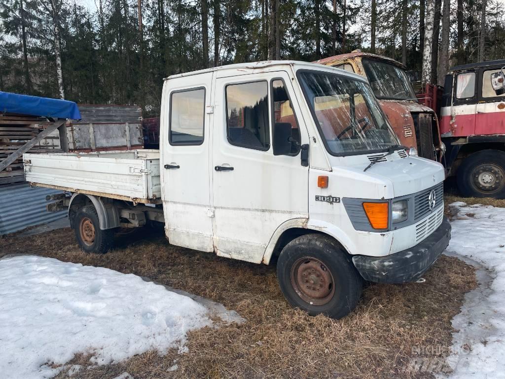 Mercedes-Benz 309D 商务面包车