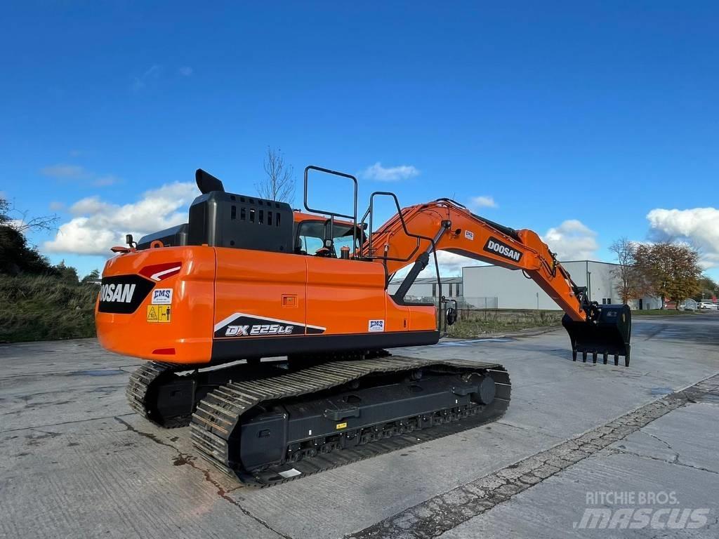 Doosan DX225LC-7 履带挖掘机