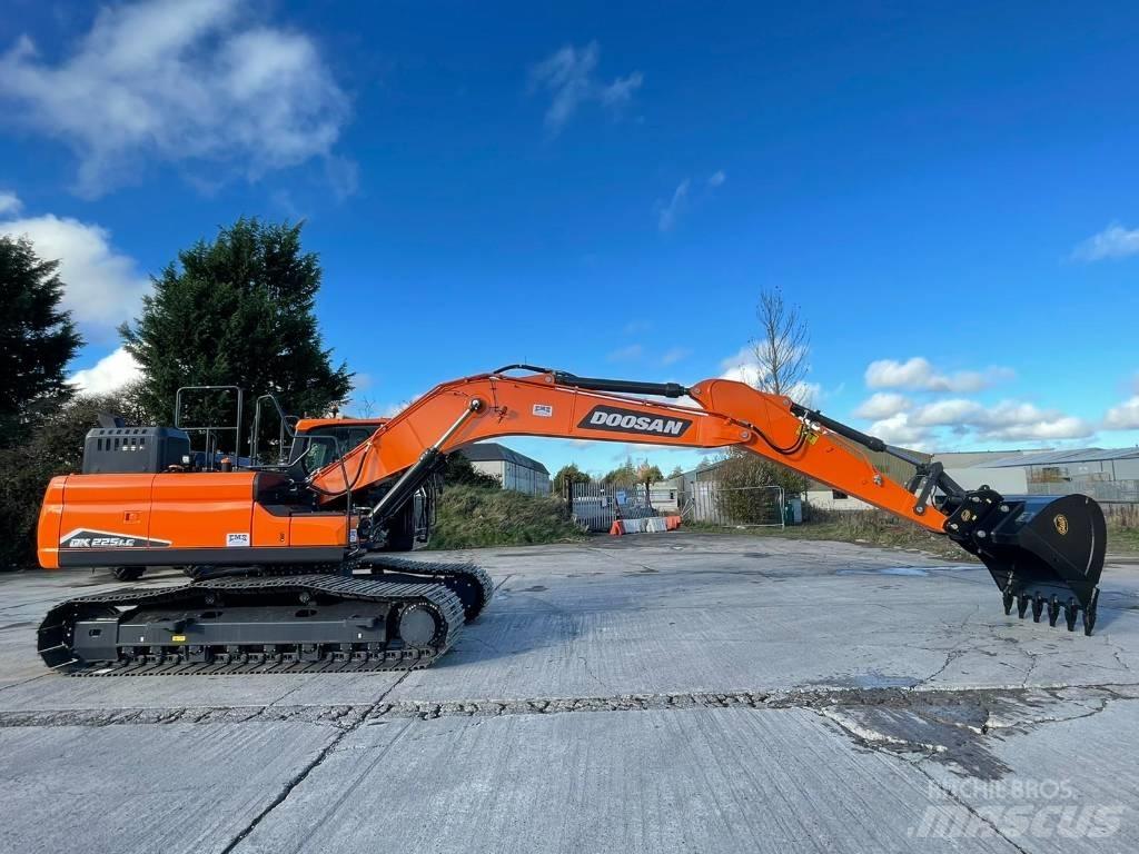 Doosan DX225LC-7 履带挖掘机