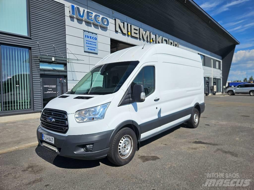 Ford Transit 大型面包车