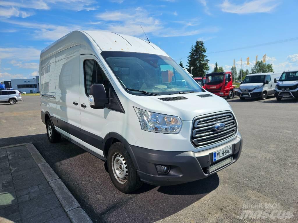 Ford Transit 大型面包车