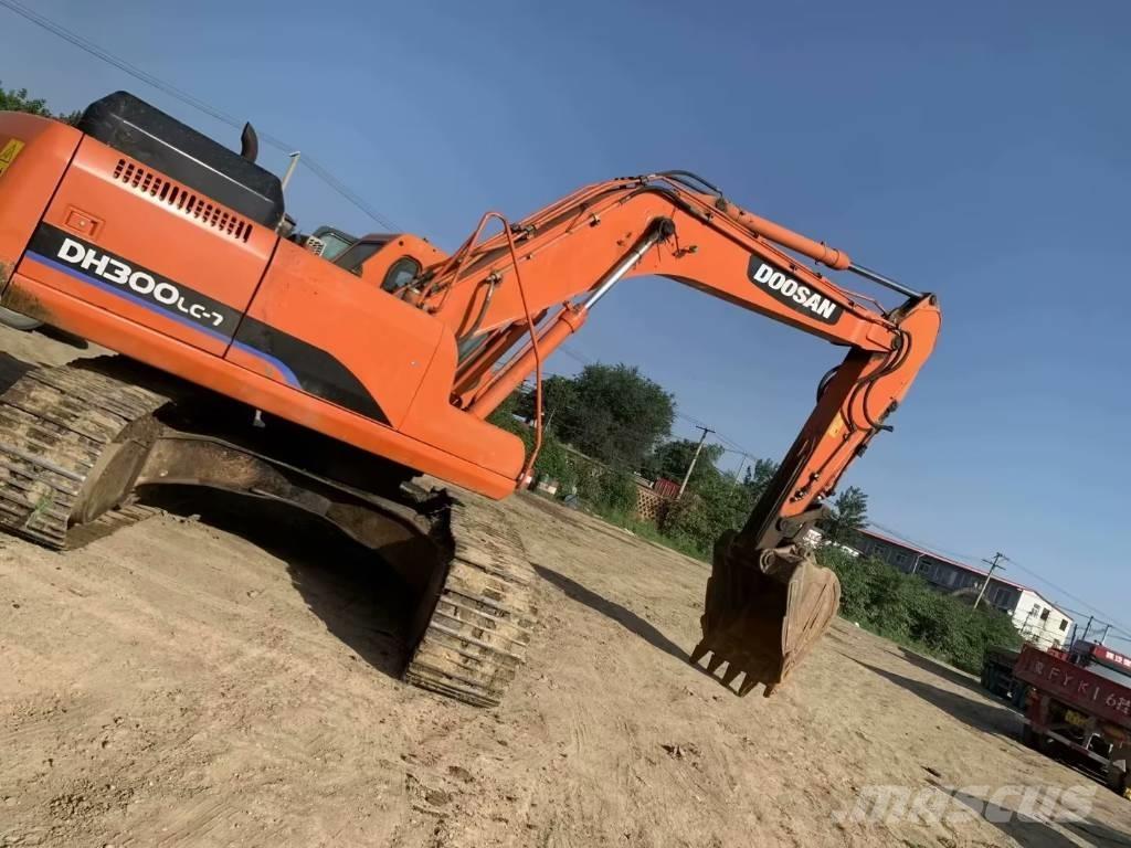 Doosan DH300 履带挖掘机