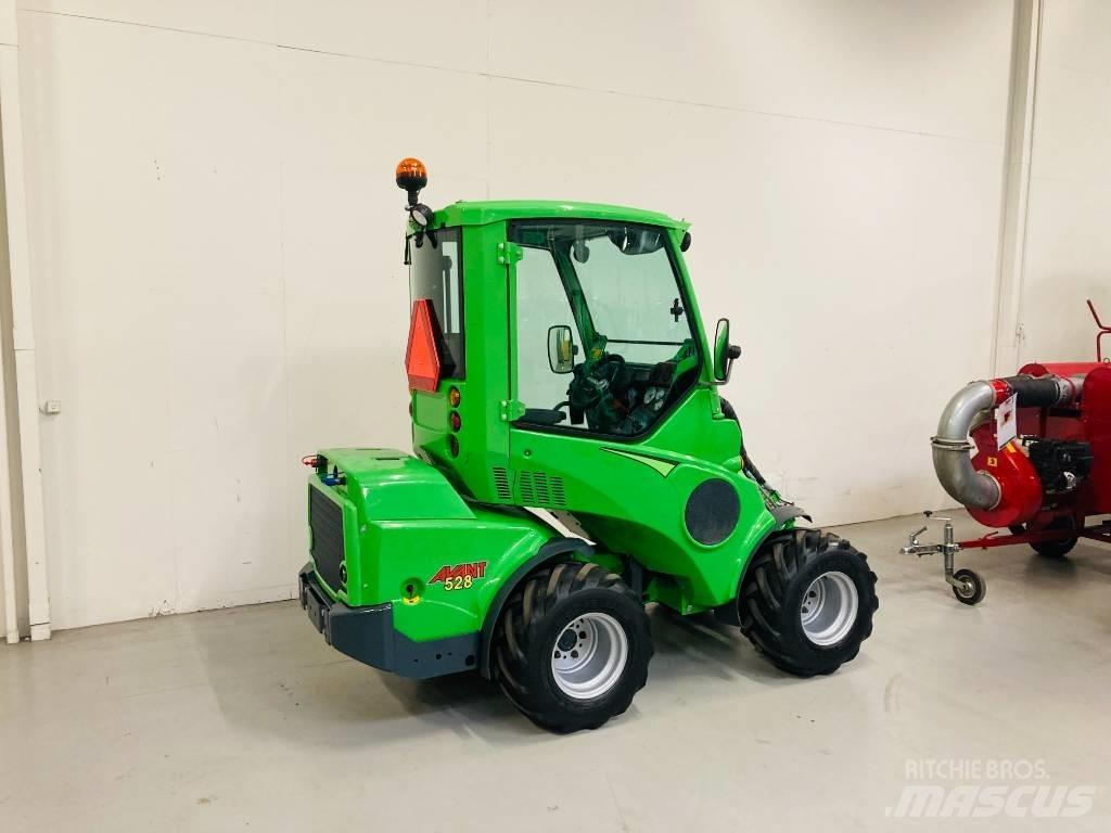 Avant 528 小型装载机