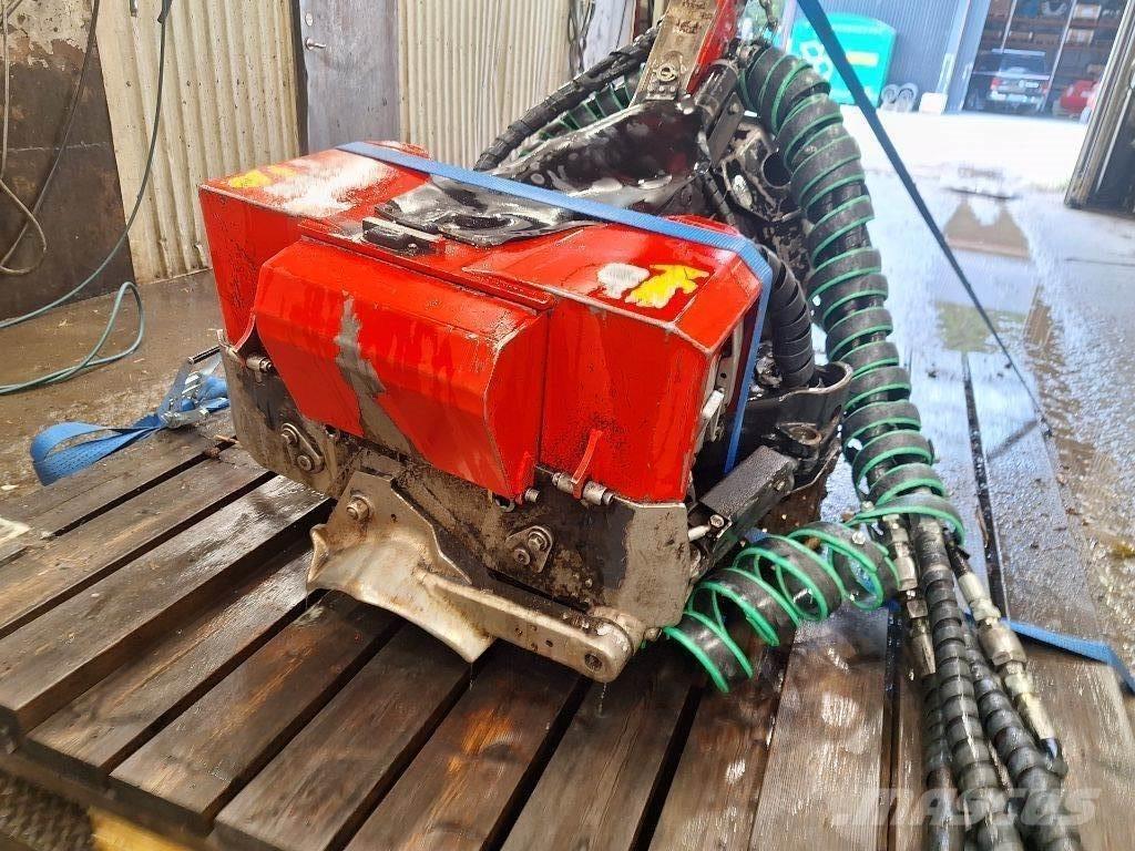 Komatsu S82 收割机机箱
