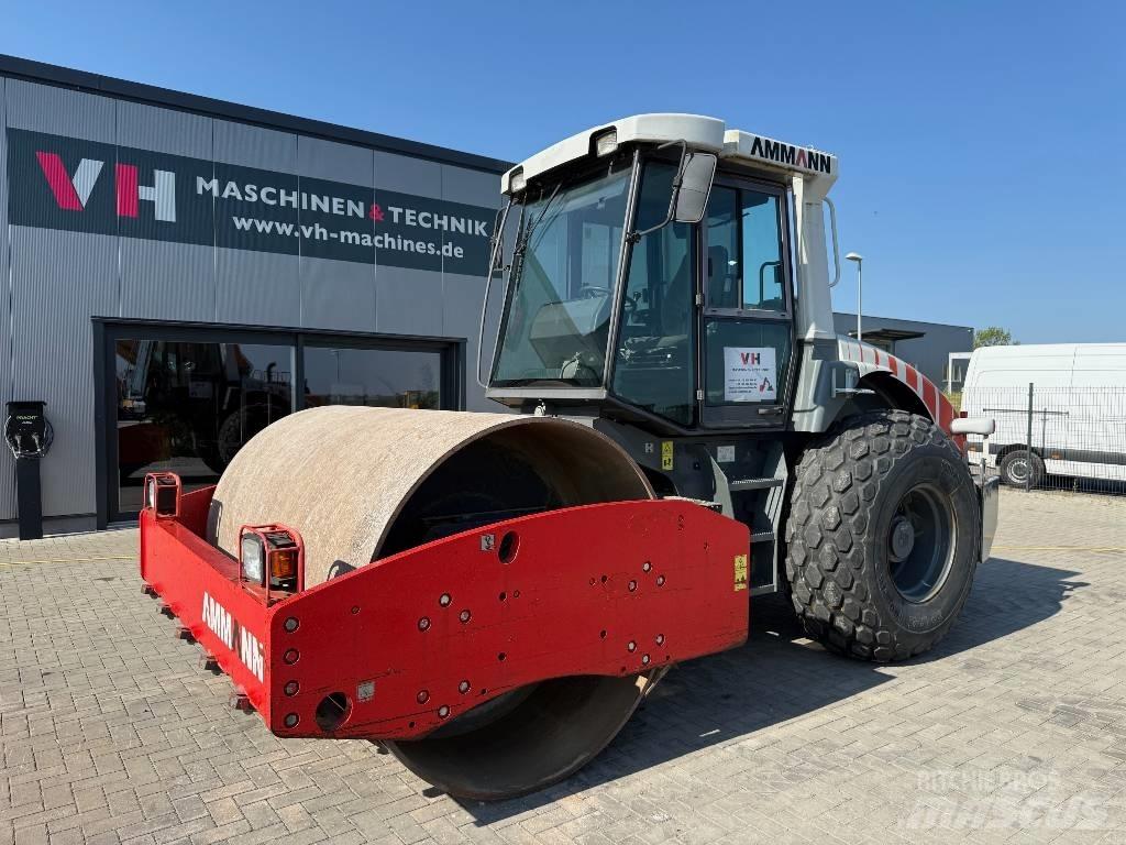 Ammann ASC 110 单轮压路机