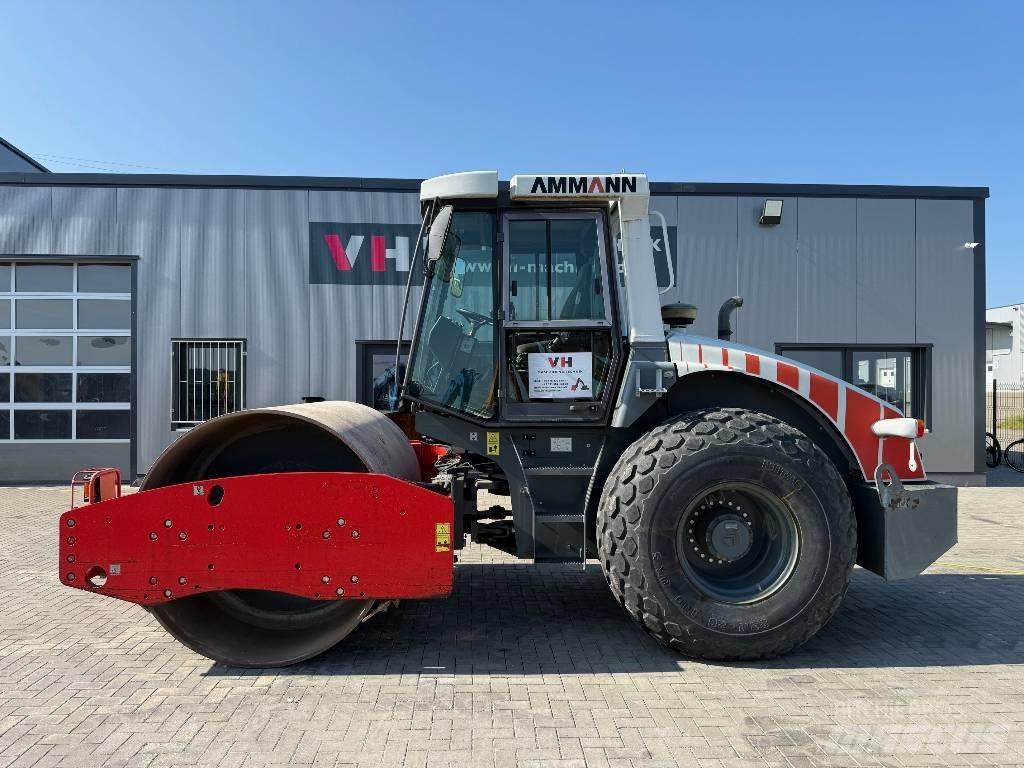 Ammann ASC 110 单轮压路机
